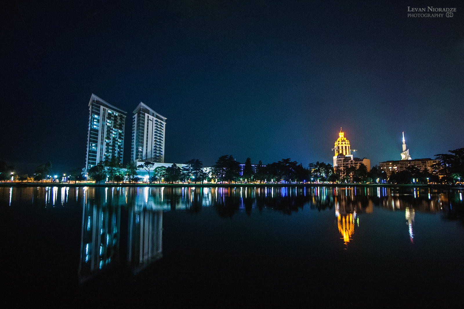 Batumi. Батуми набережная. Ночной Батуми. Батуми 4к. Сухум небоскребы.